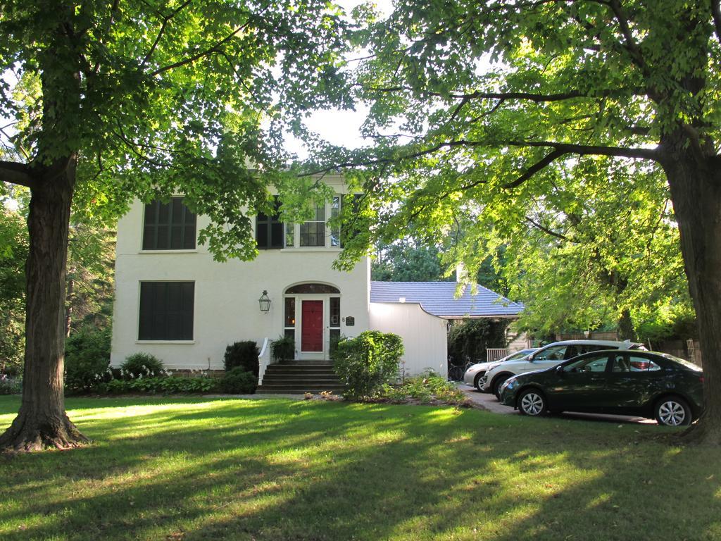 Historic Lyons House Niagara-on-the-Lake